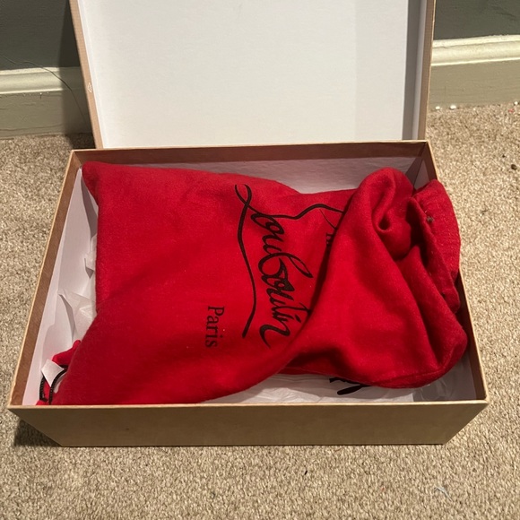 Christian Louboutin So Kate - Picture 4 of 8